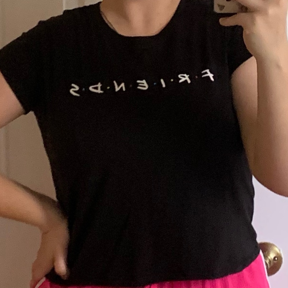 COTTON ON FRIENDS GRAPHIC TEE CROPPED